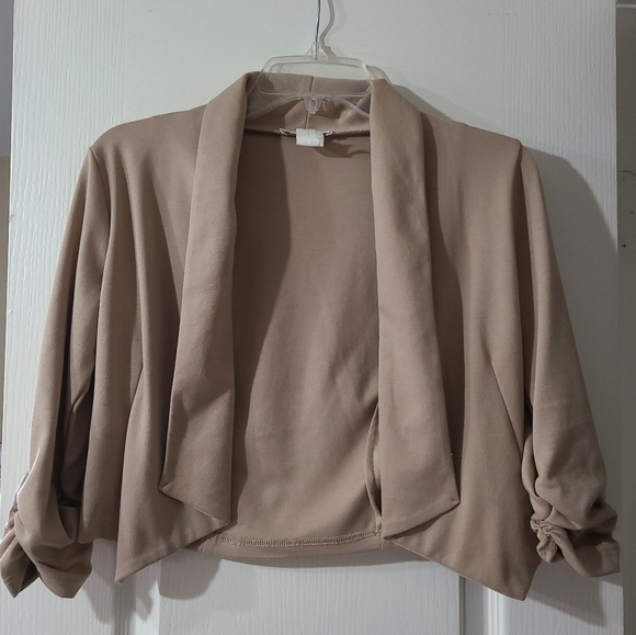 Body Central Cropped Blazer - Picture 3 of 4